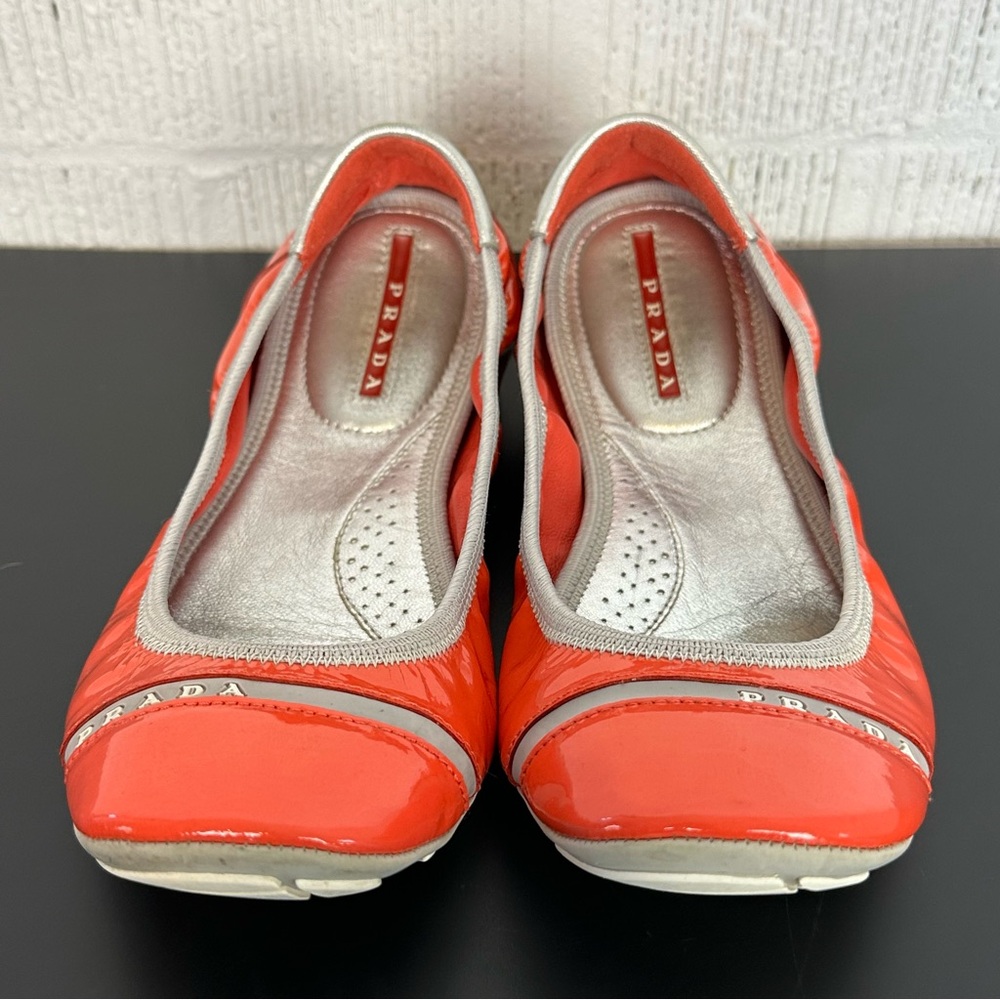 Prada Buffalo Lux Orange Silver Patent Leather Scrunch Ballet Flats Size 36 - Picture 5 of 16